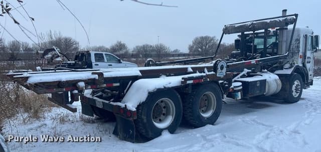 Image of Peterbilt 320 equipment image 4