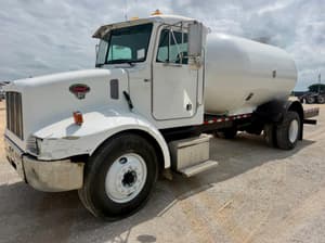2002 Peterbilt 330 Image