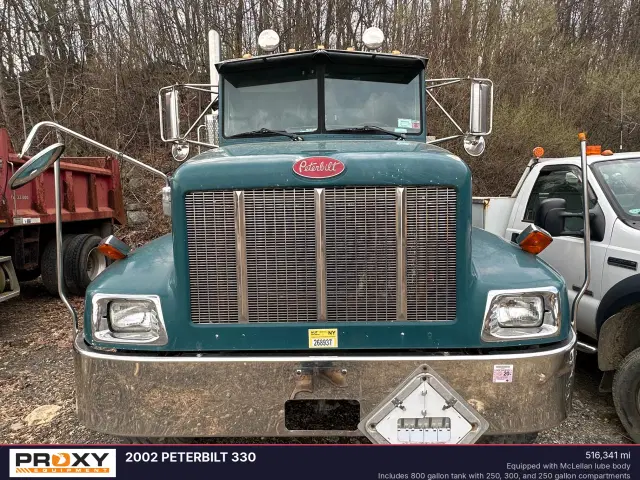 Image of Peterbilt 330 equipment image 2