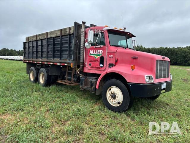 Image of Peterbilt 330 equipment image 4
