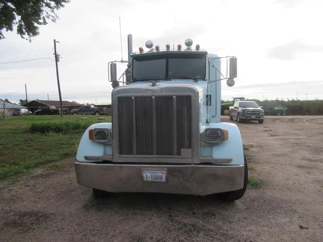 Image of Peterbilt 378 equipment image 4