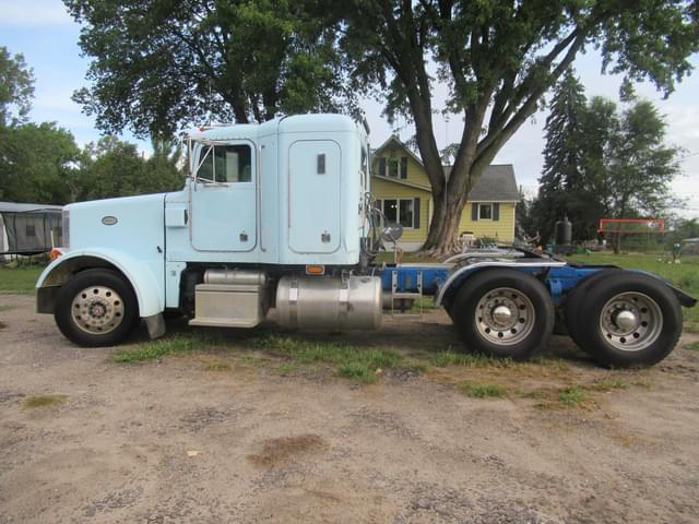 Image of Peterbilt 378 equipment image 2