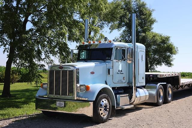 Image of Peterbilt 378 equipment image 2