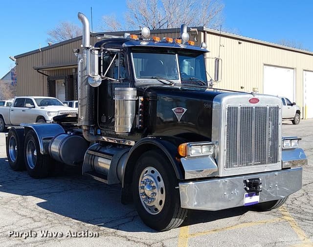 Image of Peterbilt 378 equipment image 2