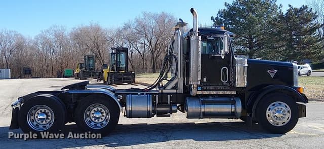 Image of Peterbilt 378 equipment image 3