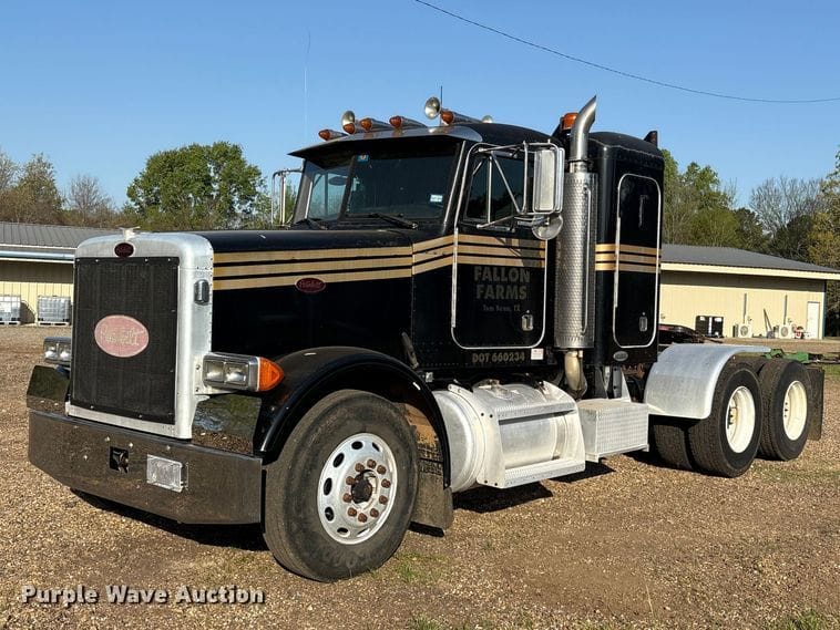 2002 Peterbilt 378 Equipment Image0
