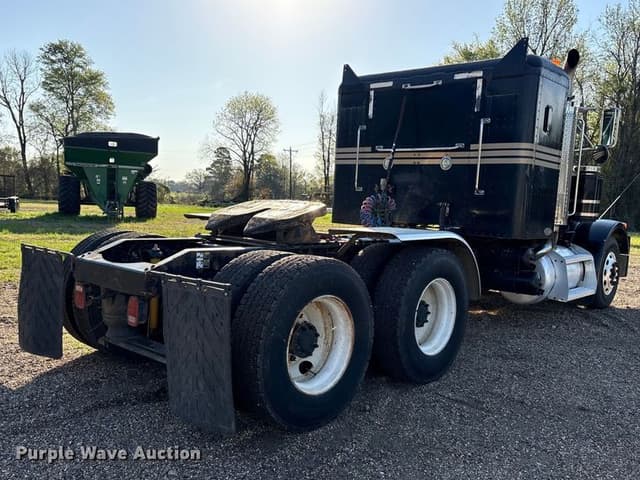 Image of Peterbilt 378 equipment image 4