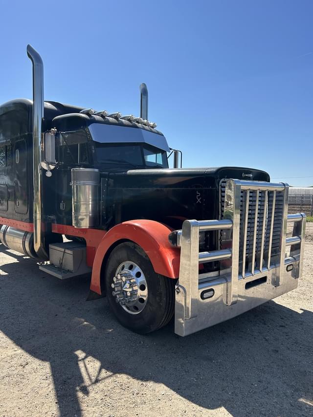 Image of Peterbilt 379 equipment image 1