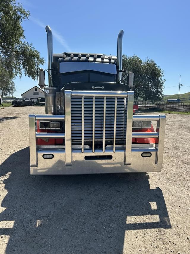Image of Peterbilt 379 equipment image 2