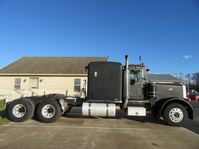 Image of Peterbilt 379 equipment image 2