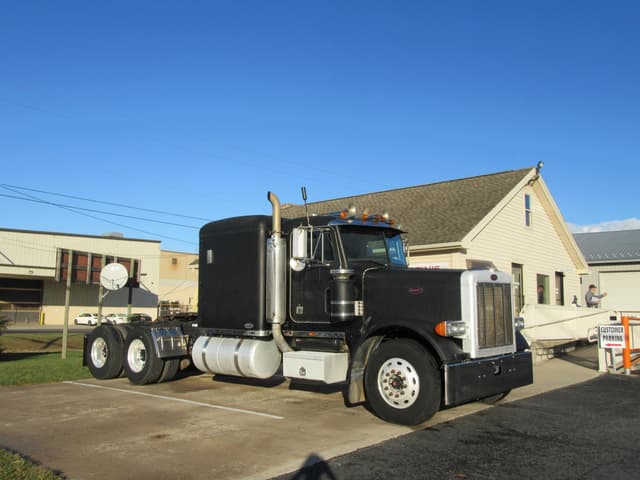 Image of Peterbilt 379 equipment image 1