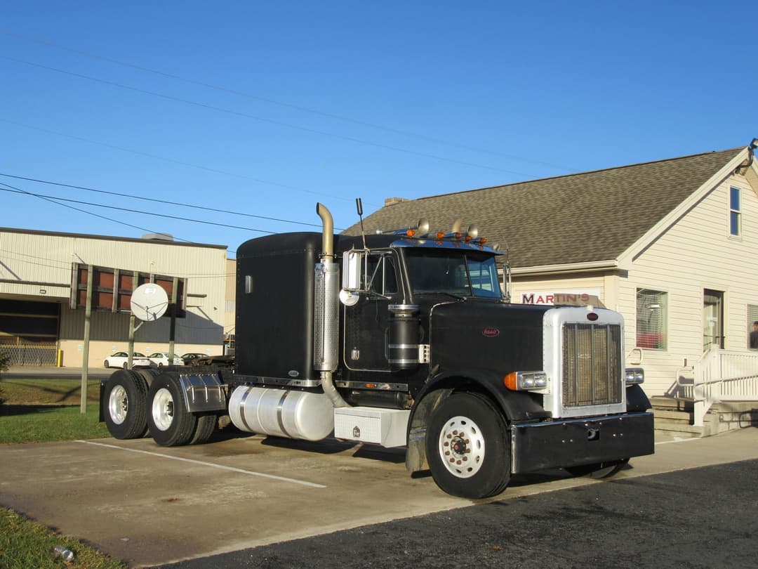 Image of Peterbilt 379 Primary image