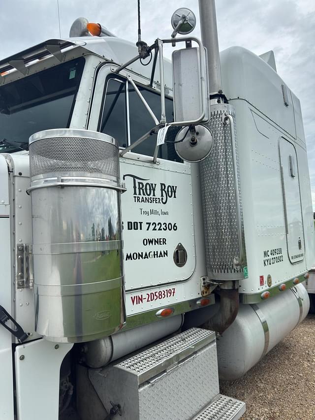 Image of Peterbilt 379 equipment image 3
