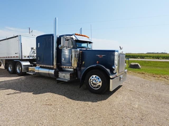 Image of Peterbilt 379 equipment image 2
