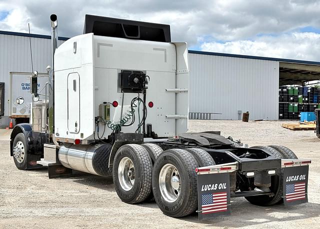 Image of Peterbilt 379 equipment image 2