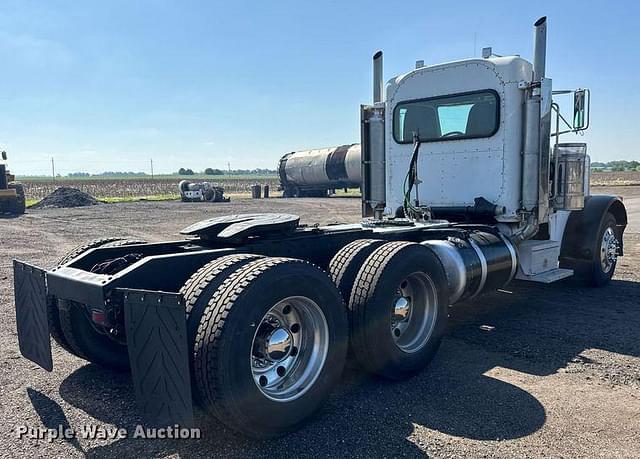 Image of Peterbilt 379 equipment image 4