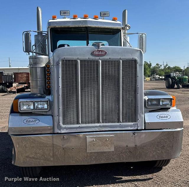 Image of Peterbilt 379 equipment image 1