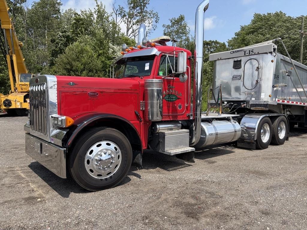 2002 Peterbilt 379 Equipment Image0