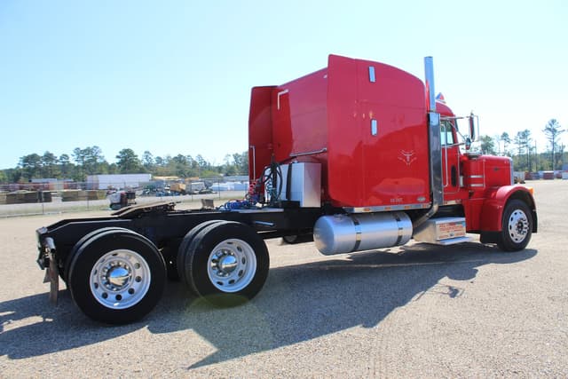 Image of Peterbilt 379 equipment image 2