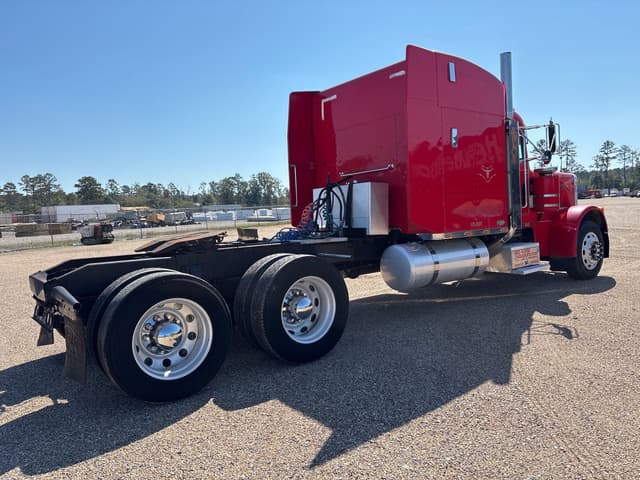 Image of Peterbilt 379 equipment image 4