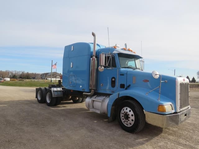 Image of Peterbilt 385 equipment image 3