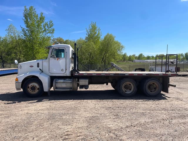 Image of Peterbilt 385 equipment image 1