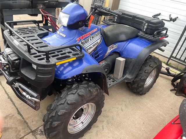 Image of Polaris Sportsman 700 equipment image 2