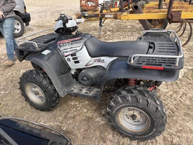 Image of Polaris 700 Twin equipment image 4