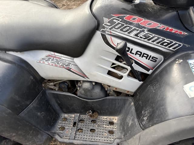 Image of Polaris 700 Twin equipment image 2