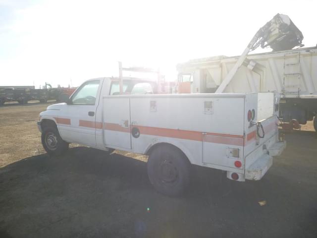 Image of Dodge Ram 1500 equipment image 3