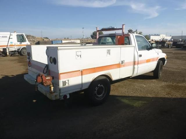 Image of Dodge Ram 1500 equipment image 2