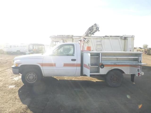 Image of Dodge Ram 1500 equipment image 4
