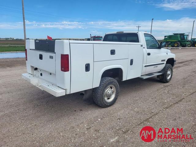 Image of Dodge Ram 2500 equipment image 2