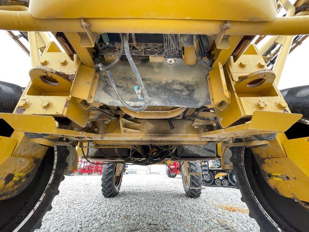 Main image Ag-Chem RoGator 1254 34