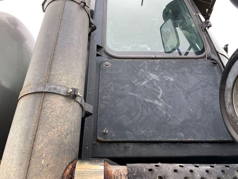 Main image Ag-Chem RoGator 1254 56