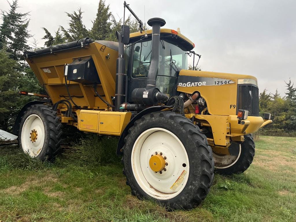 Main image Ag-Chem RoGator 1254C