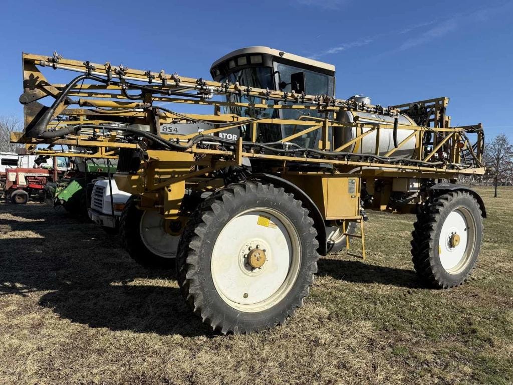 2002 Ag-Chem RoGator 854 Equipment Image0