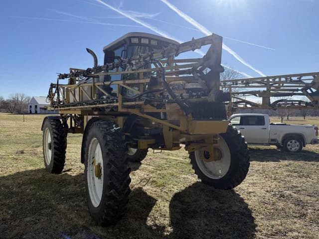 Image of Ag-Chem RoGator 854 equipment image 2