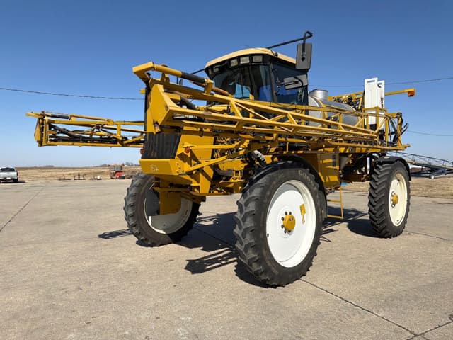 Image of Ag-Chem RoGator 854 equipment image 1