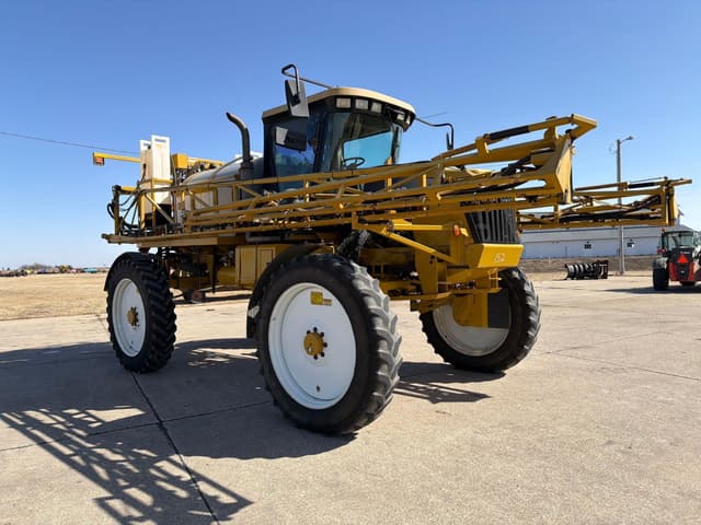 Image of Ag-Chem RoGator 854 equipment image 2