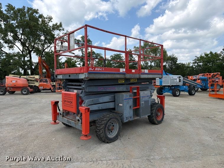 2002 Sky Jack SJ8841 Equipment Image0