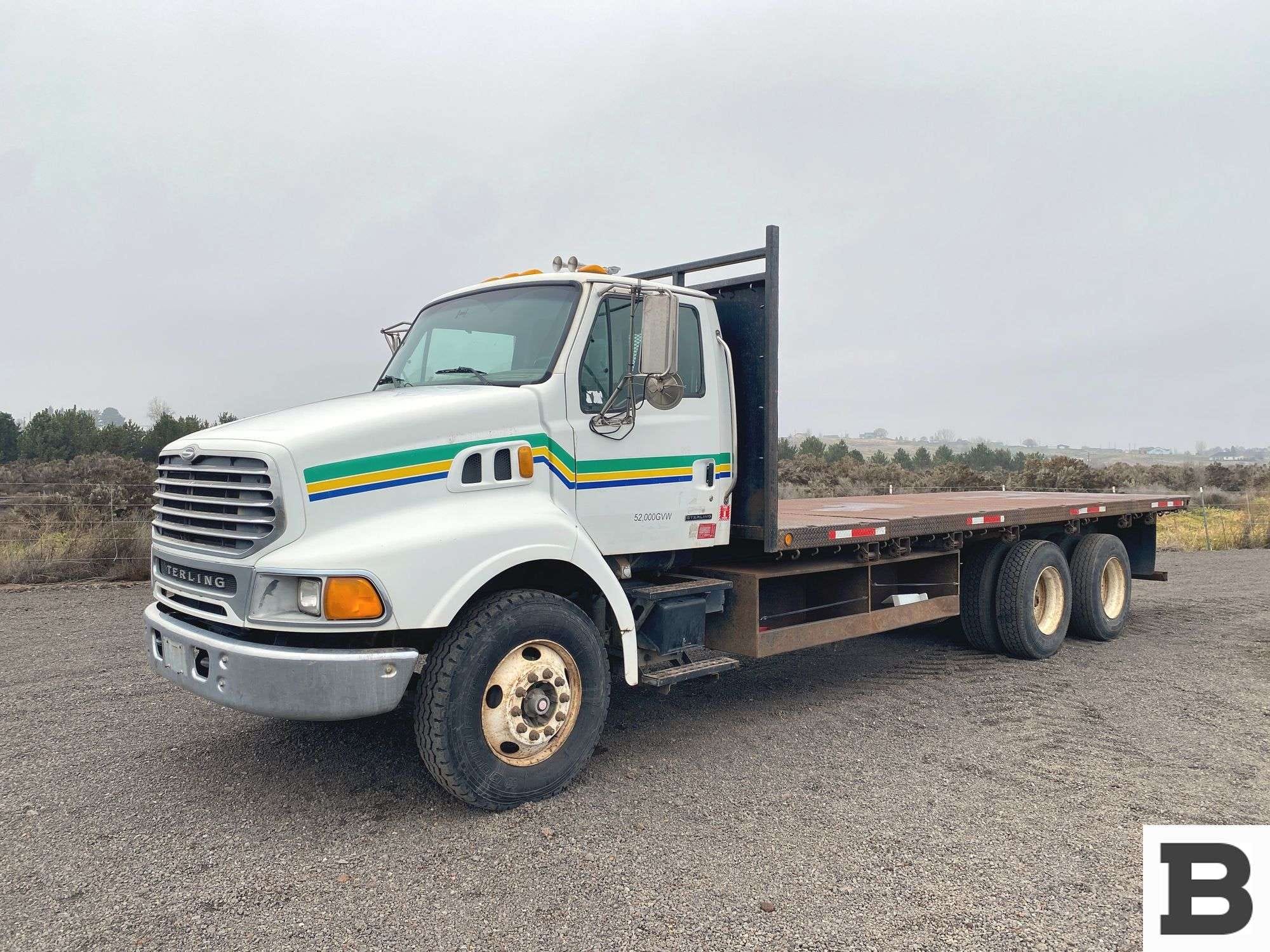 2002 Sterling LT9500 Equipment Image0