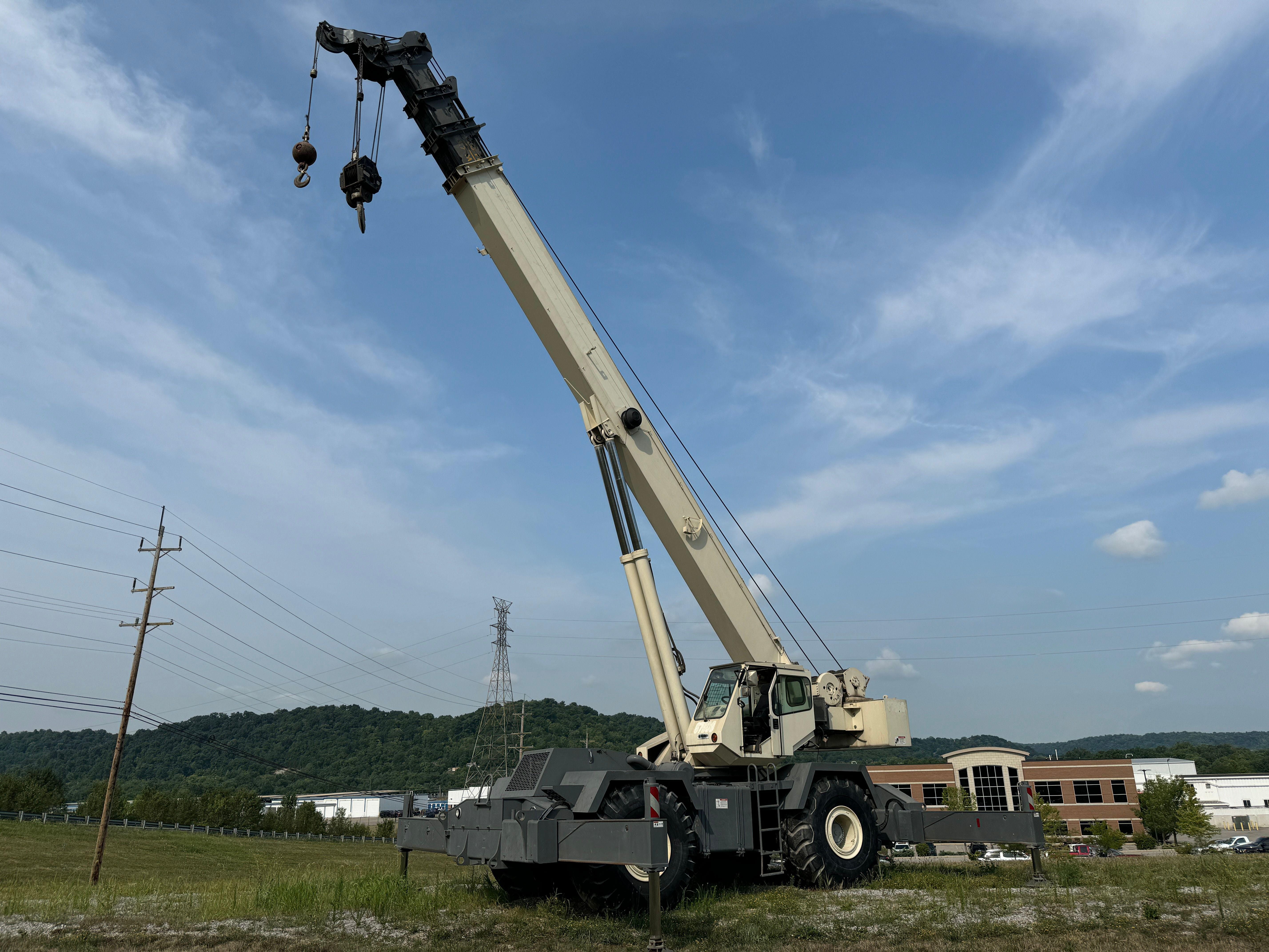Main image Terex RT775