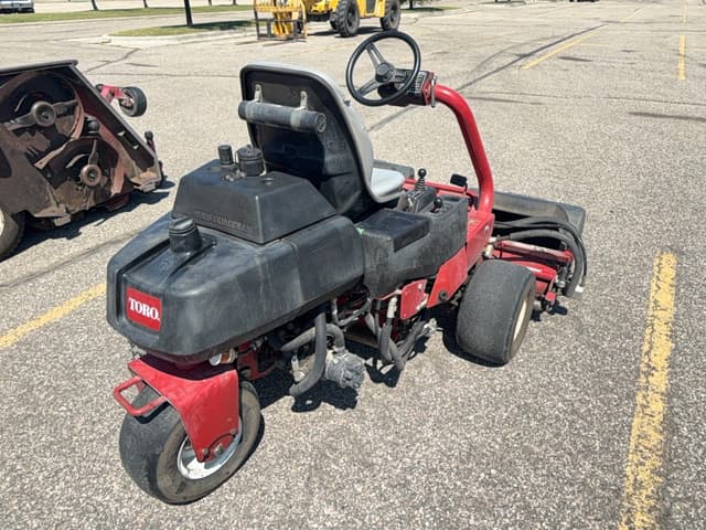 Image of Toro Greensmaster 3150 equipment image 2
