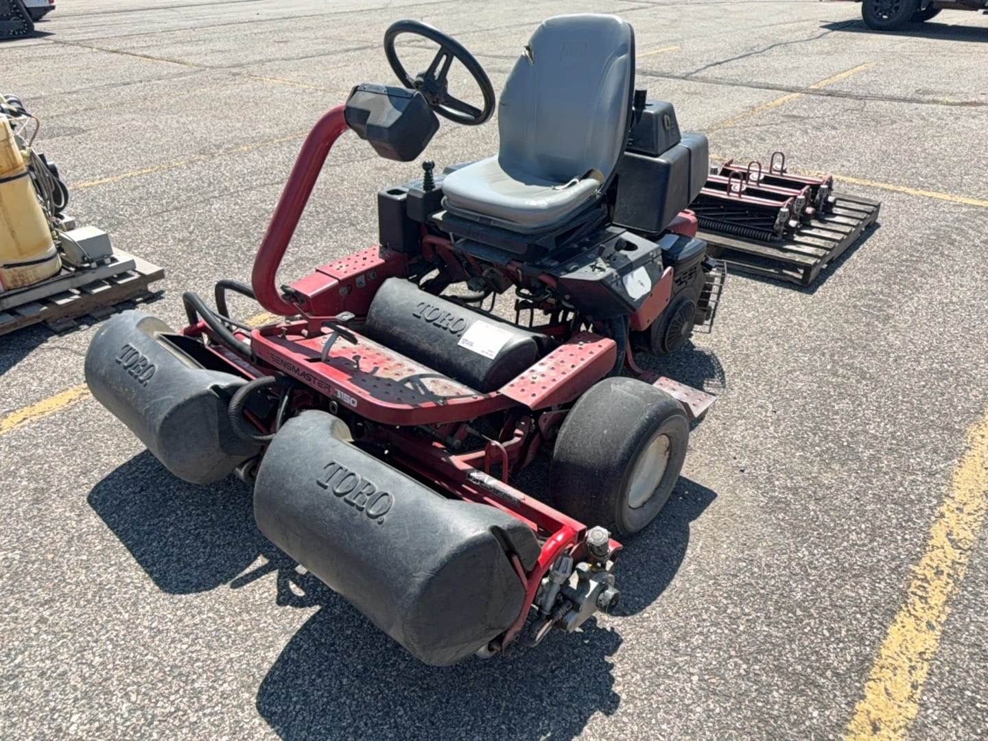 2002 Toro Greensmaster 3150 Equipment Image0