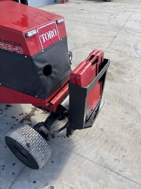 Image of Toro Groundsmaster 328-D equipment image 4