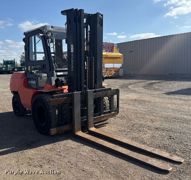Image of Toyota 7FDAU50 equipment image 2