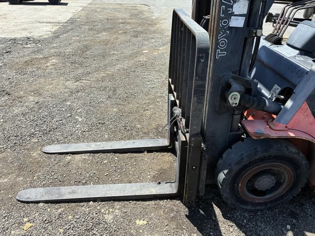 Image of Toyota 7FDU25 equipment image 4