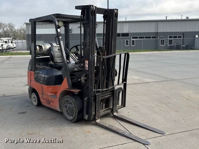 Image of Toyota 7FGCU25 equipment image 2
