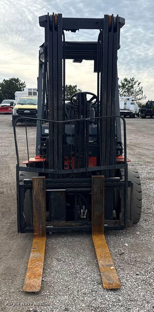 Image of Toyota 7FGU30 equipment image 1